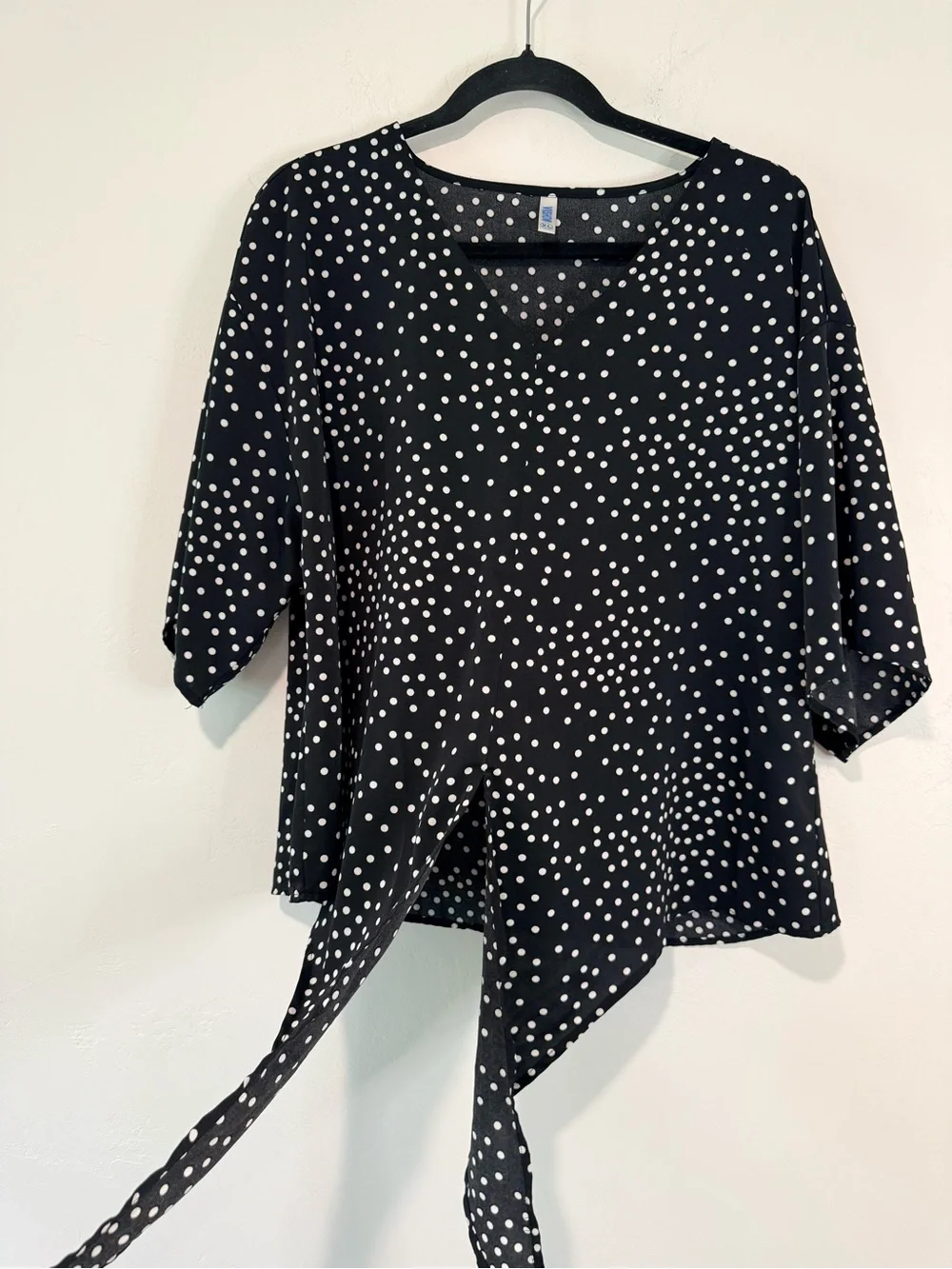 VIISHOW XL Black White Polka Dot Tie Front Blouse V Neck Flutter Sleeve Top - Picture 3 of 8